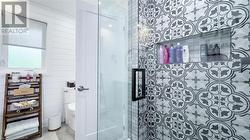 Main floor 5 Piece Cheater Ensuite - 