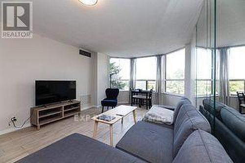 325 - 6 Humberline Drive, Toronto, ON - Indoor Photo Showing Living Room