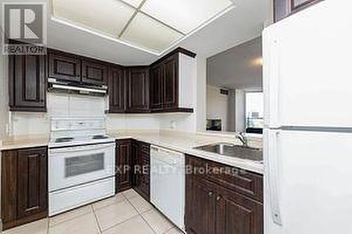 325 - 6 Humberline Drive, Toronto, ON - Indoor Photo Showing Kitchen