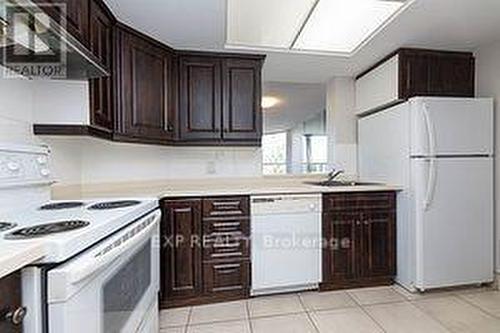 325 - 6 Humberline Drive, Toronto, ON - Indoor Photo Showing Kitchen