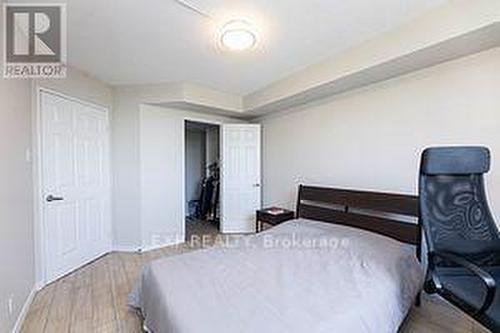 325 - 6 Humberline Drive, Toronto, ON - Indoor Photo Showing Bedroom