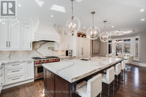 1285 Tecumseh Park Drive, Mississauga, ON - Indoor Photo Showing Kitchen With Upgraded Kitchen