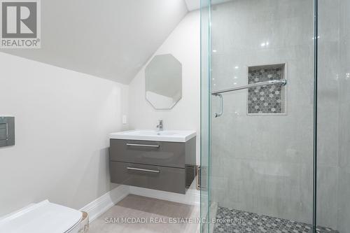 1285 Tecumseh Park Drive, Mississauga, ON - Indoor Photo Showing Bathroom