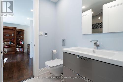 1285 Tecumseh Park Drive, Mississauga, ON - Indoor Photo Showing Bathroom