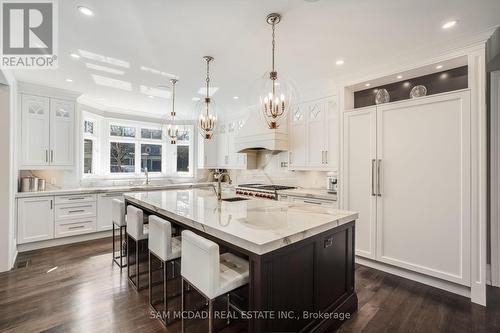 1285 Tecumseh Park Drive, Mississauga, ON - Indoor Photo Showing Kitchen With Upgraded Kitchen