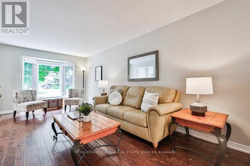 2321 Homer Drive, Burlington, ON - Indoor Photo Showing Living Room