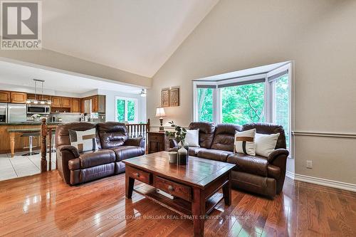 2321 Homer Drive, Burlington, ON - Indoor Photo Showing Living Room