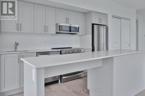 1104 - 1063 Douglas Mccurdy Comm Circle, Mississauga, ON - Indoor Photo Showing Kitchen