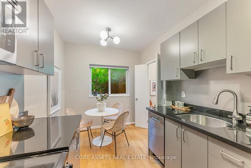 108 - 119 Merton Street, Toronto, ON - Indoor Photo Showing Kitchen