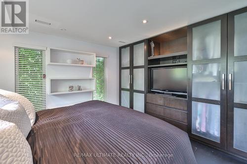 32 Apollo Drive, Toronto (Banbury-Don Mills), ON - Indoor Photo Showing Bedroom