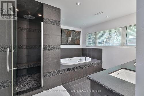 32 Apollo Drive, Toronto (Banbury-Don Mills), ON - Indoor Photo Showing Bathroom