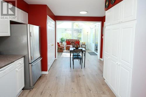 15 Niagara Trail, Clarington, ON - Indoor Photo Showing Kitchen