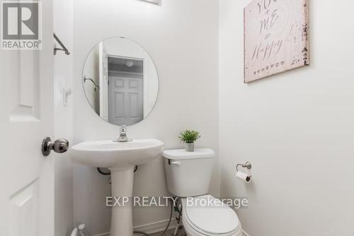160 Mcbride Avenue, Clarington, ON - Indoor Photo Showing Bathroom