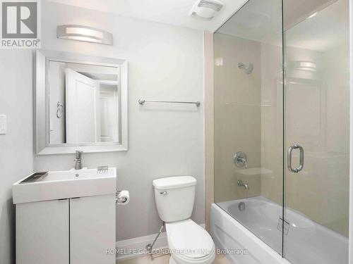 38A North Woodrow Boulevard, Toronto, ON - Indoor Photo Showing Bathroom