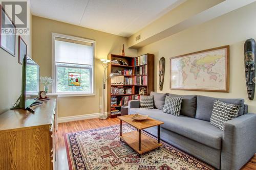 205 - 220 Main Street N, Uxbridge, ON - Indoor Photo Showing Living Room