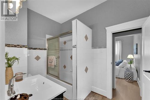1347 Lincoln, Windsor, ON - Indoor Photo Showing Bathroom