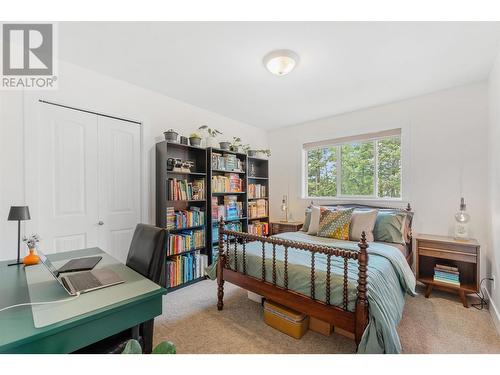 12618 Lake Vista Court, Lake Country, BC - Indoor Photo Showing Bedroom