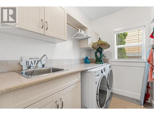 12618 Lake Vista Court, Lake Country, BC - Indoor Photo Showing Laundry Room