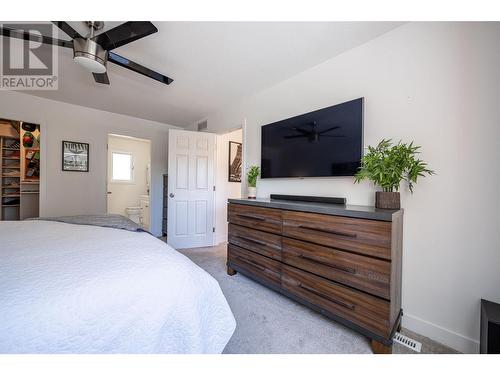 294 Marigold Road, Kelowna, BC - Indoor Photo Showing Bedroom