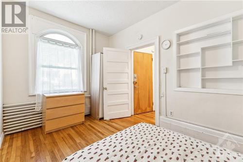Apt 1 - Primary Bedroom - 122 Stewart Street, Ottawa, ON - Indoor Photo Showing Bedroom