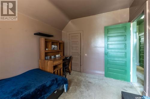 1090 1St Avenue Ne, Moose Jaw, SK - Indoor Photo Showing Bedroom