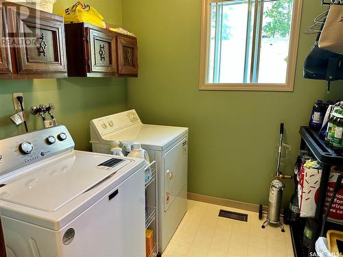 118 Otter Street, Air Ronge, SK - Indoor Photo Showing Laundry Room