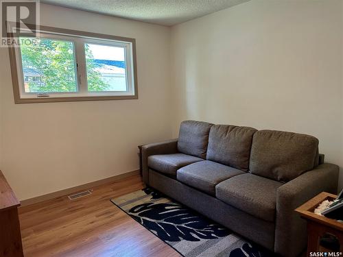 118 Otter Street, Air Ronge, SK - Indoor Photo Showing Living Room