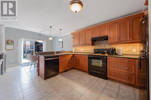 1580 Mcneil Place, London, ON - Indoor Photo Showing Kitchen