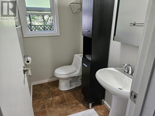 1045 Spencer Place, Williams Lake, BC - Indoor Photo Showing Bathroom