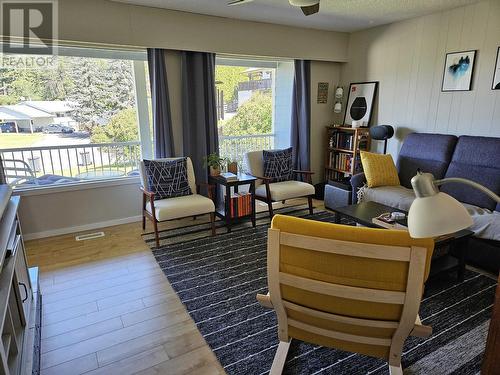 1045 Spencer Place, Williams Lake, BC - Indoor Photo Showing Living Room