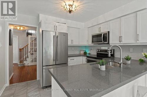 84 Elephant Hill Drive, Clarington, ON - Indoor Photo Showing Kitchen With Upgraded Kitchen