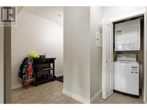 1990 Upper Sundance Drive Unit# 3217, West Kelowna, BC - Indoor Photo Showing Laundry Room