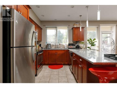 1990 Upper Sundance Drive Unit# 3217, West Kelowna, BC - Indoor Photo Showing Kitchen With Double Sink