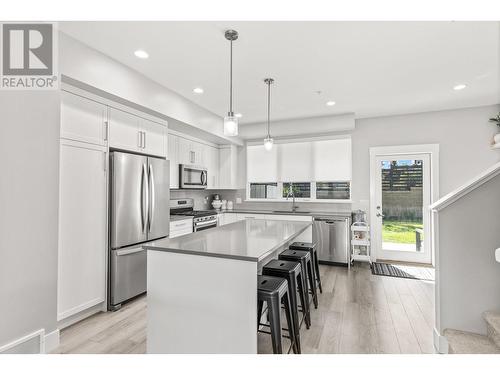 12798 Lake Hill Drive Unit# 56, Lake Country, BC - Indoor Photo Showing Kitchen With Stainless Steel Kitchen With Upgraded Kitchen