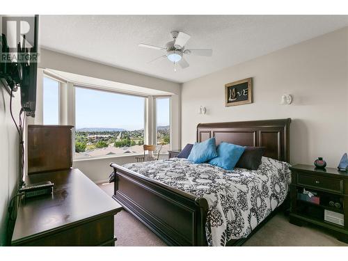 124 Sarsons Road Unit# 71, Vernon, BC - Indoor Photo Showing Bedroom