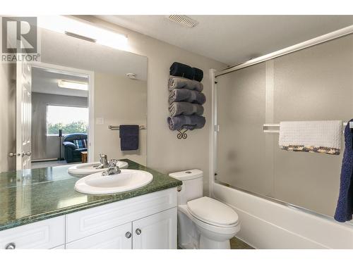 124 Sarsons Road Unit# 71, Vernon, BC - Indoor Photo Showing Bathroom