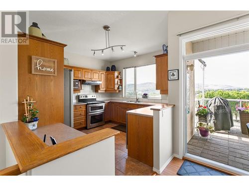 124 Sarsons Road Unit# 71, Vernon, BC - Indoor Photo Showing Kitchen