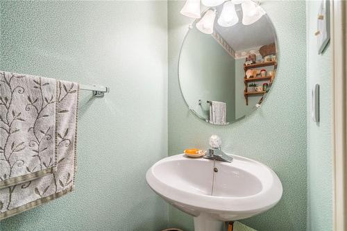 2915 Headon Forest Drive|Unit #9, Burlington, ON - Indoor Photo Showing Bathroom