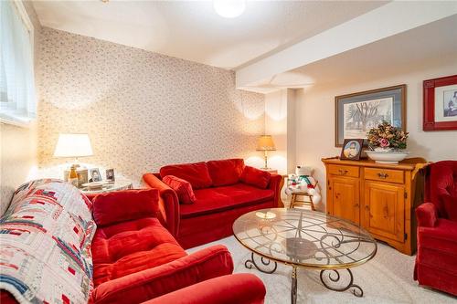 2915 Headon Forest Drive|Unit #9, Burlington, ON - Indoor Photo Showing Living Room