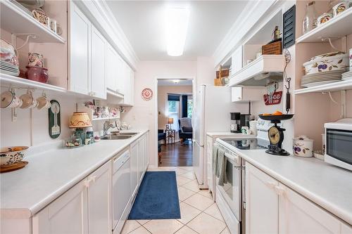 2915 Headon Forest Drive|Unit #9, Burlington, ON - Indoor Photo Showing Kitchen With Double Sink