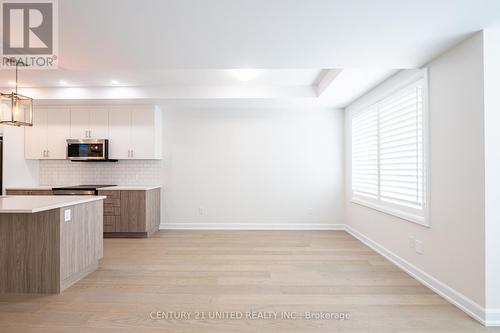 313 Mullighan Gardens, Peterborough, ON - Indoor Photo Showing Kitchen