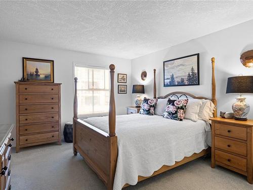 309-220 Island Hwy West, Parksville, BC - Indoor Photo Showing Bedroom