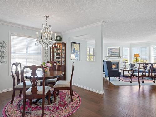 309-220 Island Hwy West, Parksville, BC - Indoor Photo Showing Dining Room