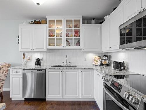 309-220 Island Hwy West, Parksville, BC - Indoor Photo Showing Kitchen With Upgraded Kitchen