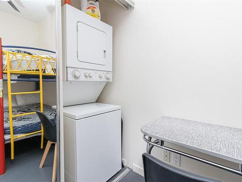 404-848 Mason St, Victoria, BC - Indoor Photo Showing Laundry Room