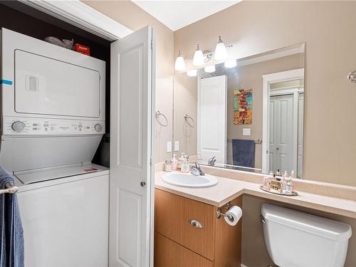 101-2115 Meredith Rd, Nanaimo, BC - Indoor Photo Showing Laundry Room