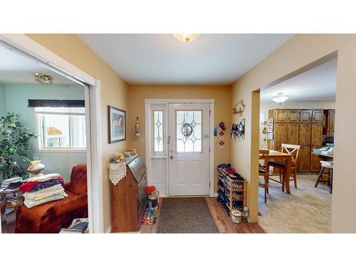 5284 Highway 95A, Cranbrook, BC - Indoor