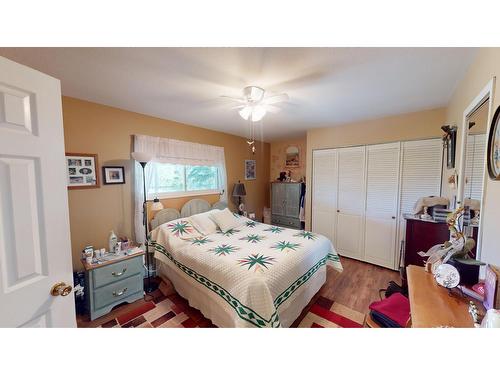 5284 Highway 95A, Cranbrook, BC - Indoor Photo Showing Bedroom