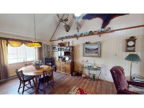 5284 Highway 95A, Cranbrook, BC - Indoor Photo Showing Dining Room