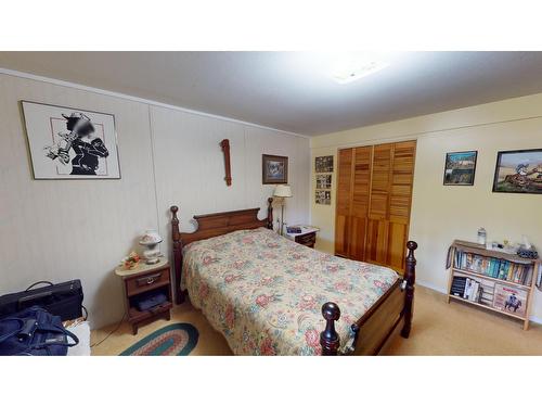 5284 Highway 95A, Cranbrook, BC - Indoor Photo Showing Bedroom